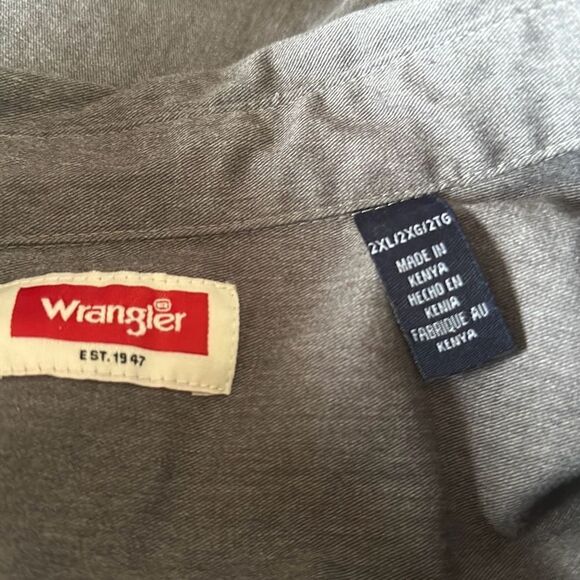 Wrangler Mens Size 2XL Relaxed Fit Button Up Shirt Chambray Gray - Picture 6 of 10